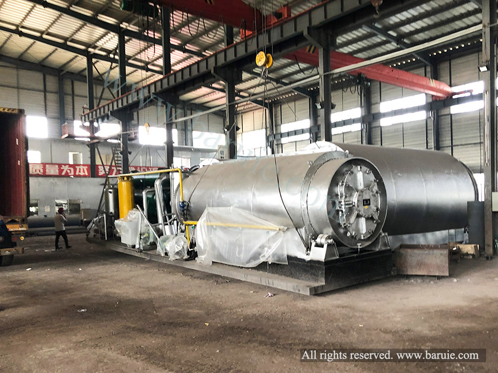 Kenya 3T pyrolysis machine delivery 1